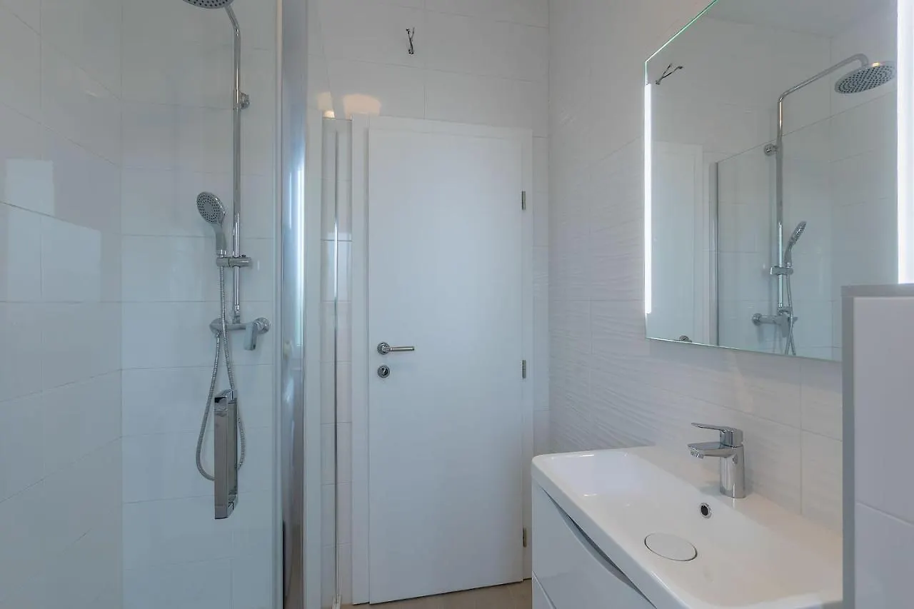 Premium 100M2 Sea View Apartment Liznjan